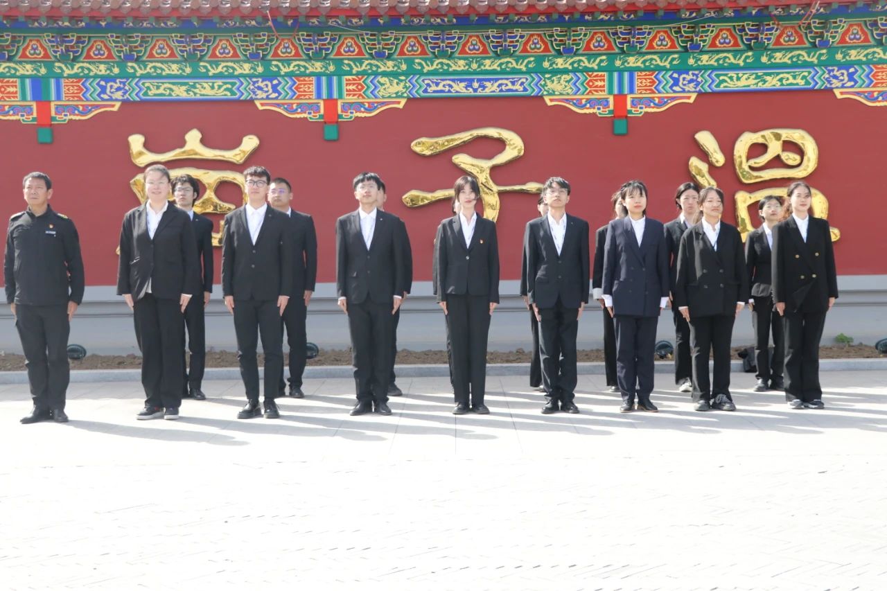 開啟新視野，展望新征程——鞍勤集團(tuán)、溫泉集團(tuán)、公服集團(tuán)新生階段性培訓(xùn)結(jié)束