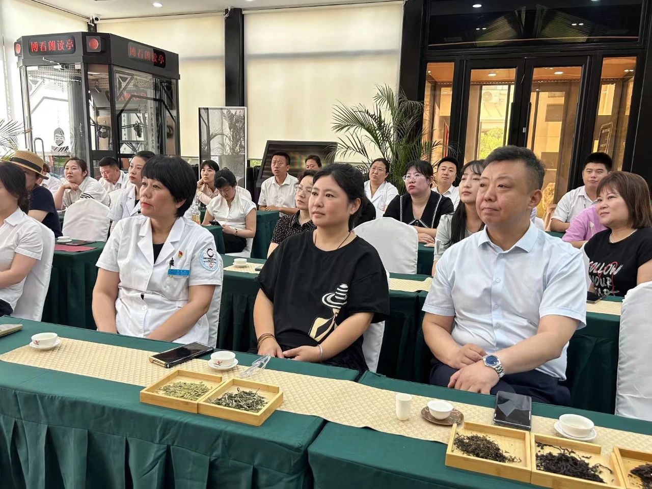 茶情雅韻 品香滌心丨鞍勤集團、溫泉集團、公服集團茶藝興趣班開課
